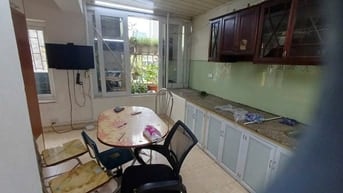 Cho thuê căn hộ tầng 5, khu tập thể Ngân hàng, phường Hồng hà, Hà Nội,