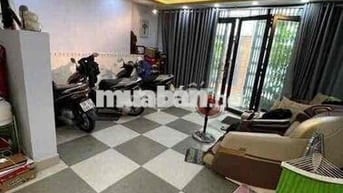 Nhà 1/ đường 30 p6 có 3pn rộng rãi 3 máy lạnh
