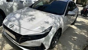 Hyundai Elantra 2.0 Cao Cấp 2024 Trắng 20.000Km
