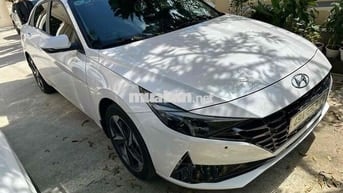Hyundai Elantra 2.0 cao cấp 2024 Trắng 20617 km