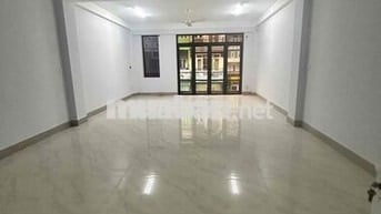 TOÀ NHÀ VĂN PHÒNG - 6 x 20 - 5 LẦU - TRỐNG SUỐT - THANG MÁY