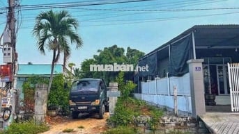 CẦN BÁN GẤP LÔ ĐẤT THỔ CƯ MẶT TIỀN ĐƯỜNG NHỰA