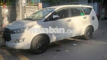 Toyota Innova 7 chỗ Xăng Trắng