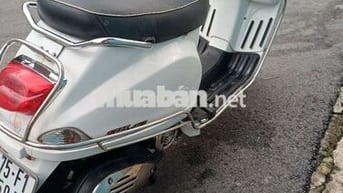 Piaggio Vespa FI 2012 Trắng đẹp  zin êm 
