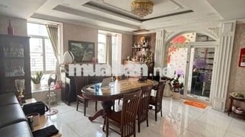Cần bán gấp căn Penthouse chung cư sky garden 3, 3PN, sang tên ngay