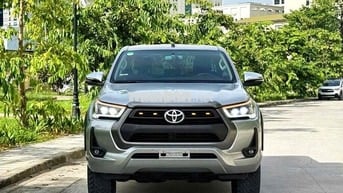 Toyota Hilux 2021 Bạc 50000 km