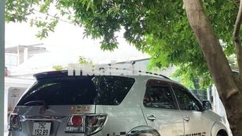 Toyota Fortuner 2014 Số sàn 300000 km Bạc