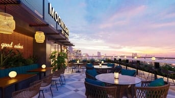 Cho Thuê Gấp Tầng Thượng 188m² Tại Tòa Nhà Căn Hộ Cao Cấp – Tây Hồ, Hà