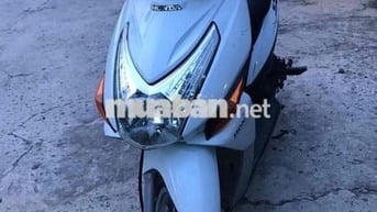 Honda Click 2011 Trắng Máy Móc Êm Ru