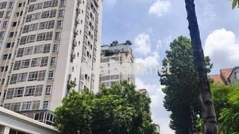 Căn hộ bancol tủ quần áo rộng kế Skygarden gần RMIT CIS SSIS trống