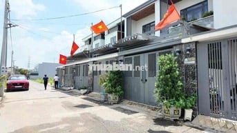 Nhà hoàn công + đất nền đối diện sân Golf Long Thành