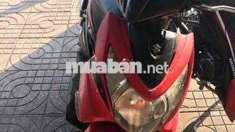 Suzuki màu Đỏ