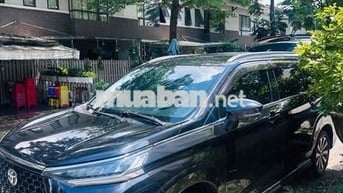 Toyota Veloz Cross Số tự động Đen 7 chỗ