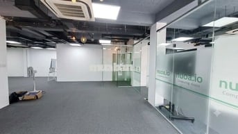 Văn Phòng, MB Kinh doanh mới xây, đủ đồ, có hầm để xe máy và ô tô