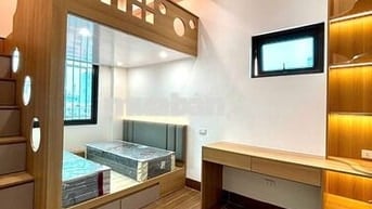 Gác xép, 1 ngủ ô tô đõ cửa mới tinh, tại Học viện múa, Doãn Kế Thiện