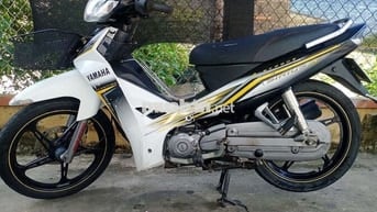 Yamaha Sirius Trắng
