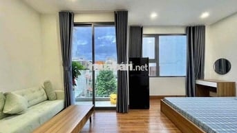 CHO THUÊ CĂN HỘ BAN CÔNG VIEW ĐẸP Ở HAI BÀ TRƯNG Q1 HIỆN ĐẠI GIÁ RẺ