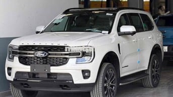 Ford Everest Platinum 2026 Xăng Tự động 10 cấp