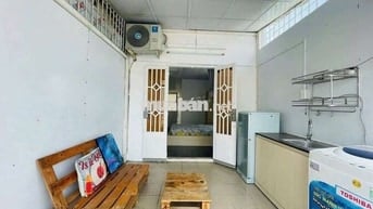 Sân siêu rộng + máy giặt riêng + 30m đến Cầu Kiệu + free 2 xe 