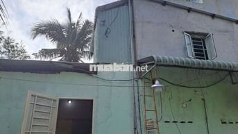 Nhà cấp 4,1 trệt, 1 lầu (gác đúc giả lầu) gần cầu Phú Long, chợ Đường