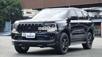 Everest Titanium 4x4 Full Đen ,2028 lướt 28 ngàn