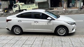 Hyundai Accent AT 2023 màu trắng, xe đi 4v km