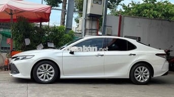 Toyota Camry 2.0G 2021 Trắng 54.000km