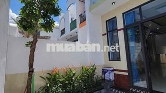 nhà đối diện giáo xứ ngã ba Mỹ hạnh