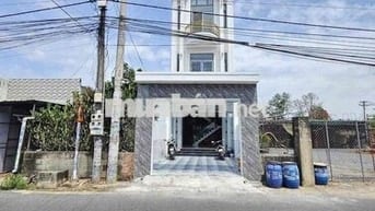 CHÍNH CHỦ CẦN BÁN MT KINH DOANH GẦN CHỢ DĨ AN NHÀ MỚI XÂY KIÊN CỐ