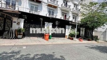 Cho Thuê Nhà Gần Nguyễn Văn Thệ DT 250m2 1Trệt 3Lầu 4Pn 5Wc Hẻm Tải
