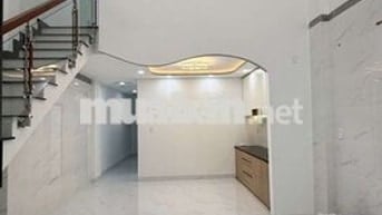 Nhà 4,5m*12m , 2 Tầng BTCT, 3 Phòng Ngủ Rộng - Lũy Bán Bích - 5,xx TL