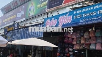 Sang sạp mặt tiền xe chạy ở Trung tâm Thương Mại Thủ Đức