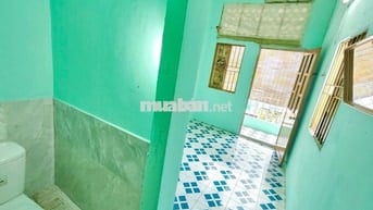 Nguyên lầu 2 có bancol không chung chủ