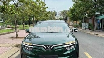 VinFast VF8 Plus 2024 Xanh rêu
