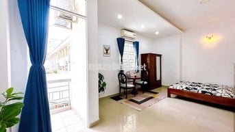 Sutdio siêu rộng ban công thoáng + sát vạn hạnh Mall + thang máy 