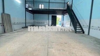 Cho thuê kho 240m2 8x30 Trần cao trống suốt có gách đường xe tải