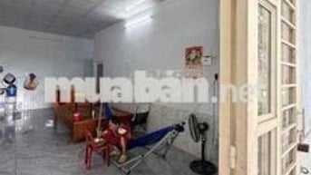 NHÀ TL57. GẦN CHỢ ĐƯỜNG.  CẤP 4 : 2PN. ĐƯỜNG XE HƠI