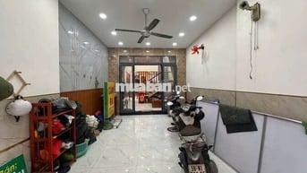 Cần Bán Gấp Nhà PĐHT Đường NVQ DT 4 x20 1 trệt 1 lửng 3PN 2WS giá 5tỷ8
