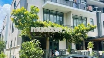 ❤️Nhà Nguyên Căn Gần Quận 7 Ban Công -  Trong Khu Biệt Thự LaViLa