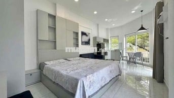 Căn hộ studio full nội thất cửa sổ thoáng đường Trần Bình Trọng quận 5