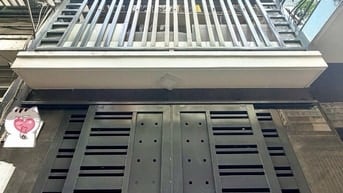 Bán gấp Nhà Mặt Tiền Đs Bình Long 3 tầng mới đẹp, 54m2sd chỉ hơn 2 tỷ.