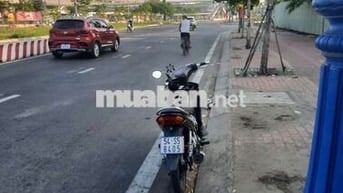 Yamaha Taurus  màu Đen trắng