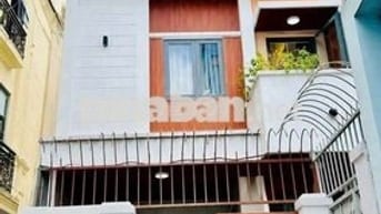 NHÀ 3 PHÒNG NGỦ 4 WC GẦN CHỢ BÀ CHIỂU ĐẦY ĐỦ NỘI THẤT MỚI 100%