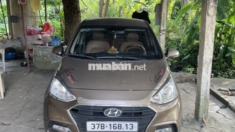 Hyundai i10 Sedan Nâu 5 chỗ