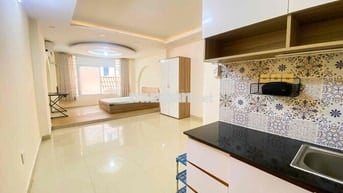 Phòng có ban công bên cạnh lotte Cộng Hoà