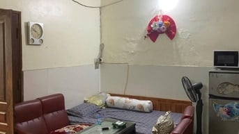 nhà 3 tầng quận Ha bà trưng 42m2 giá 8 triệu