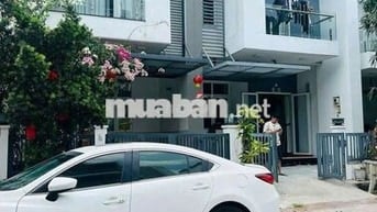 Nhà phố 3 tầng 6,5×24- sẳn nội thất- khu khang an- kế vòng xoay an lạc