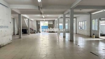 Cần Cho thuê xưởngTô ký HM.DT 15 x24 1 trệt 1Lầu. Sử dụng 660m. giá 50