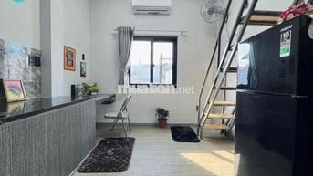 PHÒNG ĐẸP GÁC CAO 1m8 GIÁ RẺ, RỘNG 30m2 CỬA SỔ THOÁNG GẦN VLU, Q1, Q3