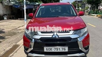 Mitsubishi Outlander 7 chỗ Tự động màu Đỏ